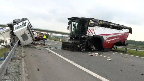 Wypadek na S5. Ciężarówka wjechała w dwa tiry. Kombajn na drodze