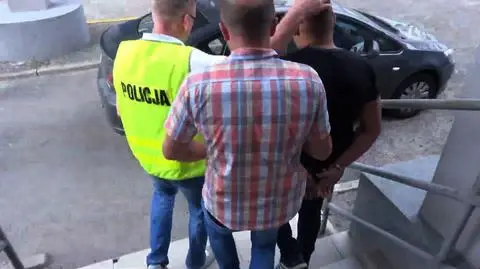 Uprowadzali nieznajomych i zmuszali do pospisywania kredytów