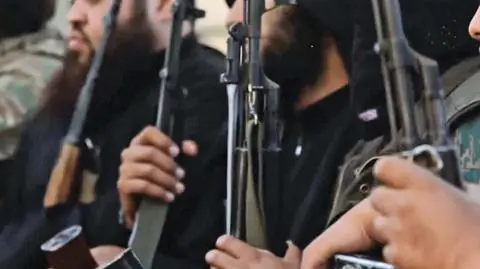 Trwają naloty koalicji na pozycje islamistów w Syrii i Iraku