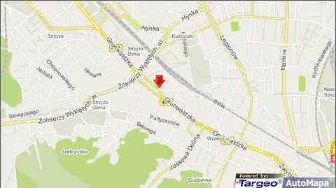 Uderzył w barierki i zniszczył przystanek. Kolizja 8 aut w Gdańsku