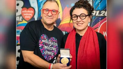 WOŚP 2020. Olga Tokarczuk przekazała replikę noblowskiego medalu na rzecz WOŚP