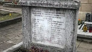 Usunięcie tablicy z cmentarza nadzoruje Wydział Rewaloryzacji Zabytków Krakowa i Dziedzictwa Narodowego Małopolskiego Urzędu Wojewódzkiego