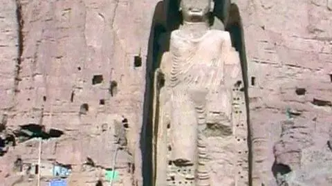 Żołnierze NATO wysadzili posągi Buddy