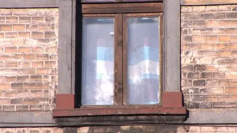 2-letni chłopczyk wypadł z drugiego piętra kamienicy w Chorzowie