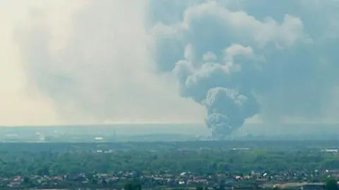 Wielki pożar hali pod Warszawą