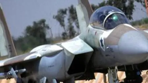 Były szef Mossadu: Lepiej pomóc opozycji, niż bombardować Iran