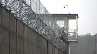 Podejrzany był osadzony w trzyosobowej celi