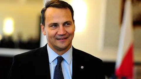 Hindusi chwalą polskiego ministra za tani zegarek. Sikorski: W Indiach też o nim czytają