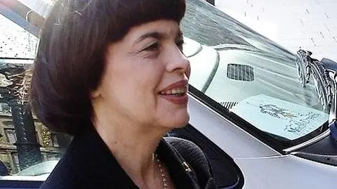 Mireille Mathieu doradzi rosyjskim śledczym
