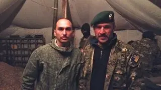 Z Munajewem (z prawej) w październiku rozmawiał dziennikarz Biełsatu Arkadź Nieściarenko