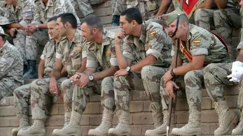 Wojsko ma wspomóc w pilnowaniu porządku policję - twierdzą media (materiał "Faktów" TVN z 2 października) 