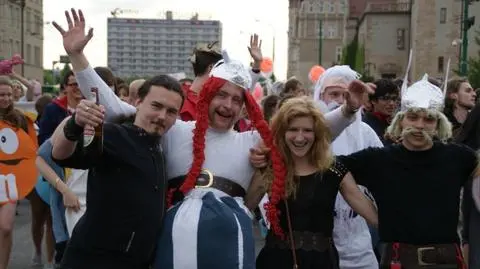 Łaciate krowy, hipisi i Asterix. To oni teraz rządzą Poznaniem