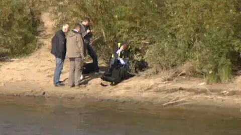 Wyszli z imprezy zatankować amfibię. 
Pojazd zatonął, jedna osoba nie żyje