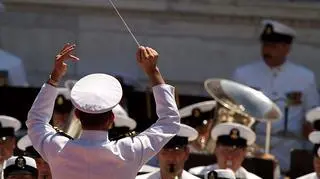 W Arlington znajduje się też cmentarz wojskowy, najważniejsza nekropolia w USA