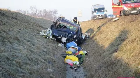 Zderzenie busa z samochodem osobowym na A4. Dziewięć osób rannych