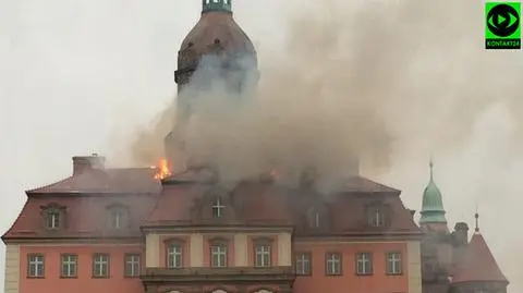 Zamek Książ w ogniu. Płonie Zamek Książ