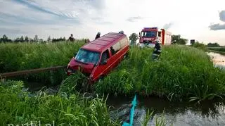 Autem wpadł do rowu