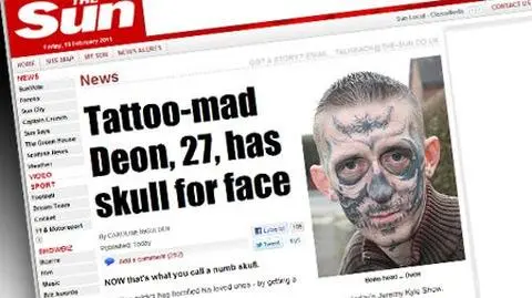 Czaszka na twarzy. Dziewczyna 
 go rzuciła