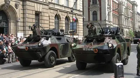 "Jeśli będzie zgoda NATO, Polska powinna sprzedawać broń Ukrainie"
