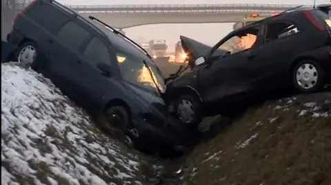 Dwie osoby w szpitalu. Utrudnienia po wypadku na A4