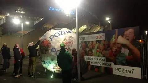 Ogromna piłka pojechała z Poznania do Dublina