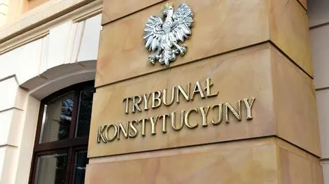 Trybunał_Konstytucyjny_wejście.jpeg