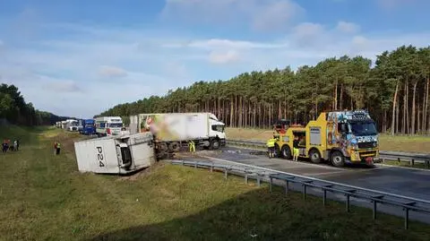 Ciężarówka blokowała autostradę A2. Korki w stronę Poznania