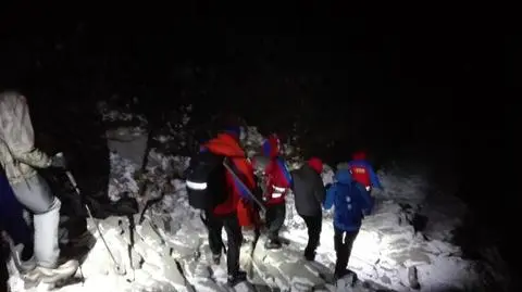 Goprowcy w nocy sprowadzili z Babiej Góry zmarzniętych turystów