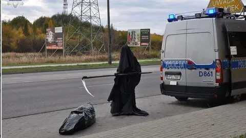 Śmierć stojący przy drodze. Niecodzienna akcja chełmskiej policji