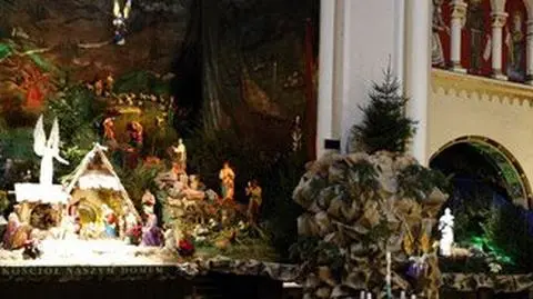Pasterka w strugach deszczu. Mokro w pierwszy dzień świąt