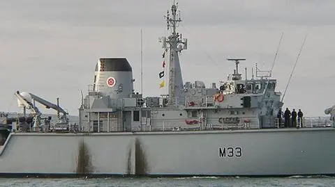 Port w Misracie w ogniu. Kaddafi strzela do NATO