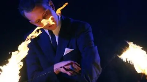 Scena "Mam Talent" w ogniu