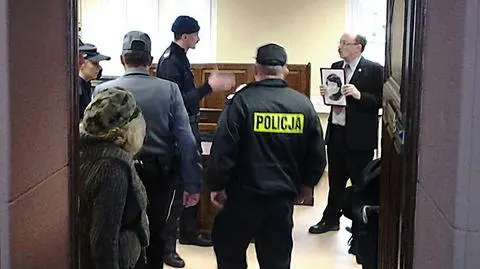Incydent w katowickim sądzie. Policja wyprowadziła lidera KPN-OP