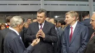 Wiktor Janukowycz i Rinat Achmetow (z prawej) w "lepszych czasach"