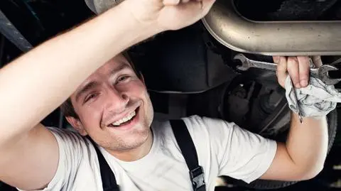 Ona sprząta, on naprawia auto? 
Będą się kochać częściej
