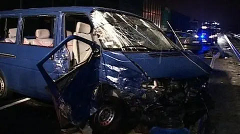 Bus wpadł w poślizg. Jedna osoba zginęła, 4 ranne