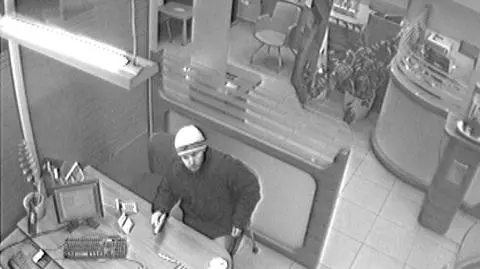 Napadł na bank. Szuka go policja