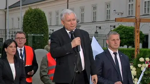 Jarosław Kaczyński przemawiał w trakcie obchodów miesięcznicy katastrofy w Smoleńsku