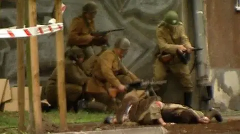 Rekonstrukcja powstańczych walk na Czerniakowie