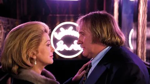 Deneuve broni Depardieu.
 Miedwiediew zachęca: Niech przyjeżdża