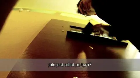 "Siedzą na torach i czekają na samolot".  Dopalacze w sklepie z upominkami