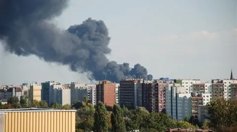 Spłonął skład makulatury we Wrocławiu