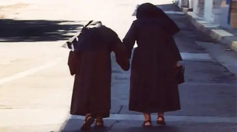 80-letnie zakonnice na gigancie