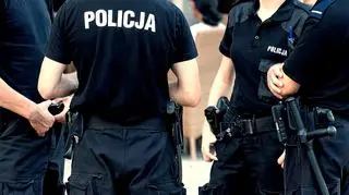 Mężczyzna dostał furii i pobił dwóch policjantów