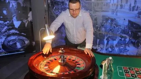 Chcą go ukarać za zdjęcia z ruletką. "Nigdy nie byłem w kasynie!"