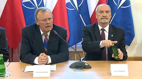 PO domaga się dymisji Macierewicza