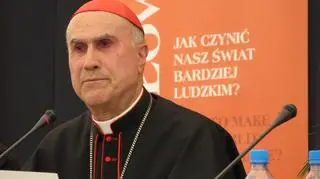 Kardynał kamerling Tarcisio Bertone