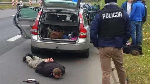 Podszywali się pod policjantów i wyłudzali pieniądze? Wpadli
