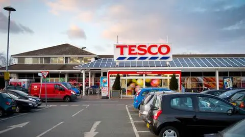 PSL wzywa do bojkotu, Tesco odpowiada. "Zatrudniamy dziesiątki tysięcy Polaków"