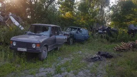 Chłopcy narozrabiali. Wybite szyby, stłuczone reflektory, palone opony